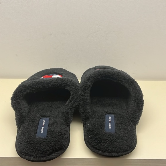 Tommy Hilfiger Logo Black Fur Slippers Men’s Size 9 (NWOT) - Picture 4 of 6